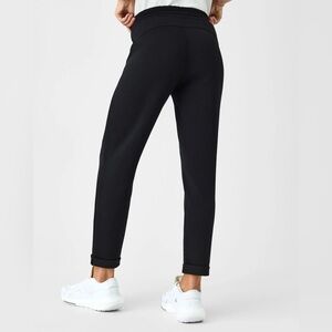 SPANX Air Essentials Tapered Pant - Medium - Black Stretch Comfy Everyday Pants